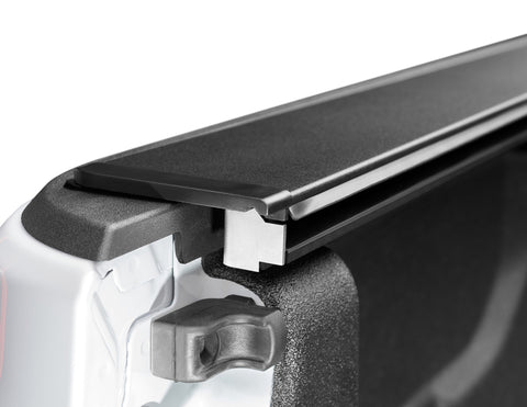 Roll-N-Lock 2020 Jeep Gladiator 5ft bed (w/ Trail Rail System) M-Series Retractable Tonneau Cover - LG495M
