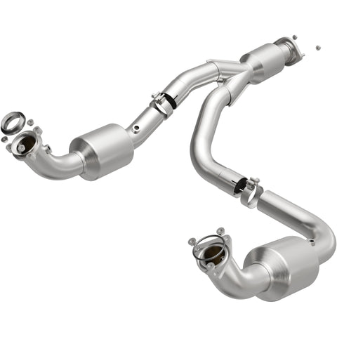 MagnaFlow 12-20 Chevrolet Express 4500 Underbody 6.0L Direct Fit Catalytic Converter - 280505