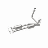 MagnaFlow Converter Direct Fit California Grade 96-00 GM Tahoe/Yukon/Escalade 5.7L - 4451453