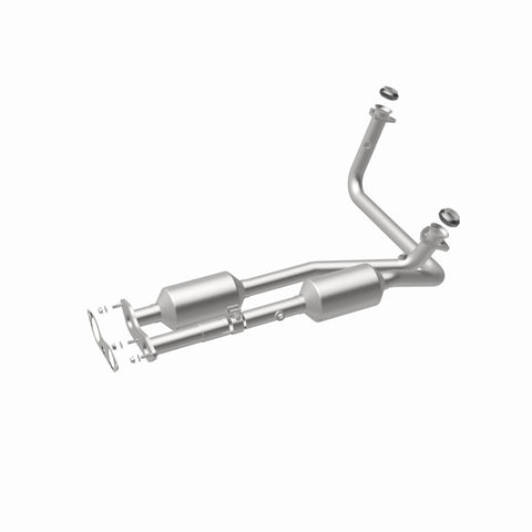MagnaFlow Converter Direct Fit California Grade 96-00 GM Tahoe/Yukon/Escalade 5.7L - 4451453