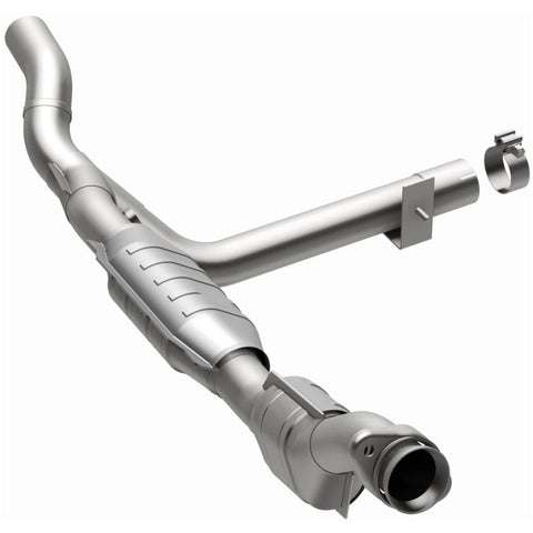 MagnaFlow Direct Fit Catalytic Converter 99 Ford F-150 4.6L - 23082
