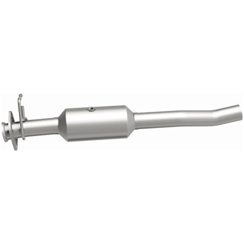 MagnaFlow 16-19 Ford F-650 V10 6.8L Underbody Direct Fit Catalytic Converter - 280445