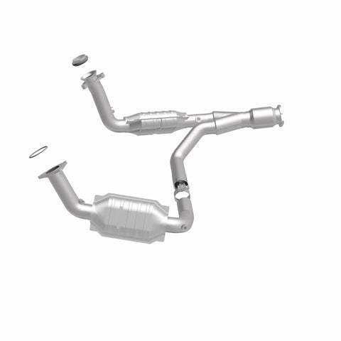 MagnaFlow Direct Fit Catalytic Converter 06-09 TB/Envoy 5.3/6.0 OEM - 49650