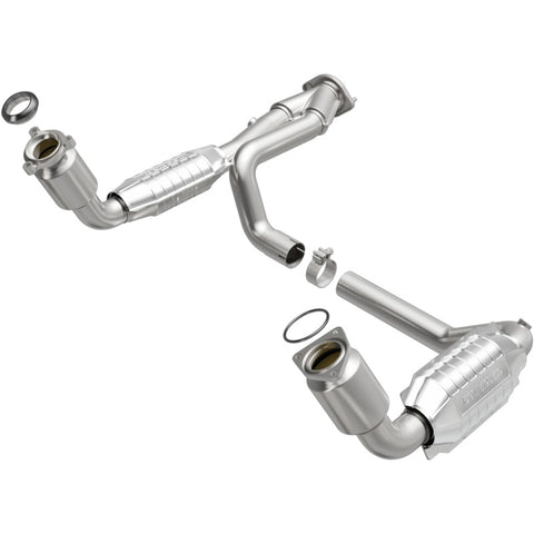 MagnaFlow Direct Fit Catalytic Converter 99-00 Chevy Pickups 4.3L - 447284