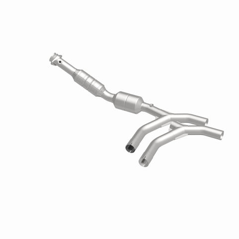 MagnaFlow Direct Fit Catalytic Converter 05-07 Ford E150 4.6L Passenger Side - 24308