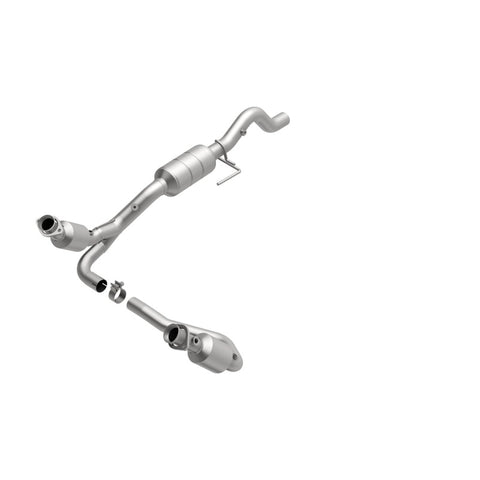 MagnaFlow Direct Fit Catalytic Converter 02-03 Dodge Durango 5.9L - 51351