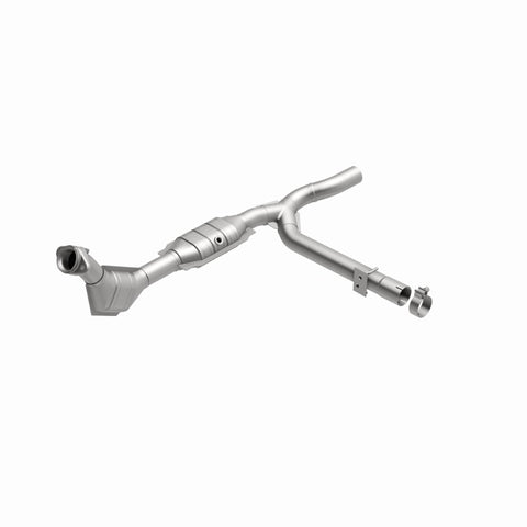 MagnaFlow Direct Fit Catalytic Converter 99-00 Ford F-150 4.6L - 447138