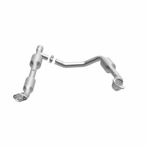 MagnaFlow Direct Fit Catalytic Converter 05-06 Ford E-350 Super Duty 5.4L - 5481439