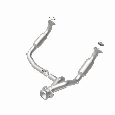 MagnaFlow Conv DF 2007-2008 Cadillac Escalade 6.2L - 5451631