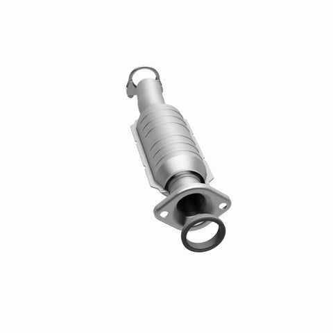 MagnaFlow Direct Fit Catalytic Converter 04-06 Toyota Sienna 3.3L AWD Rear - 24158
