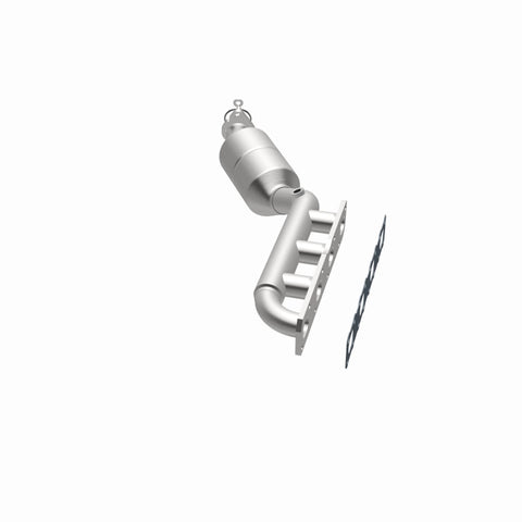 MagnaFlow Direct-Fit SS Catalytic Converter 04-06 Nissan Titan 5.6L V8 (California) - 4451501