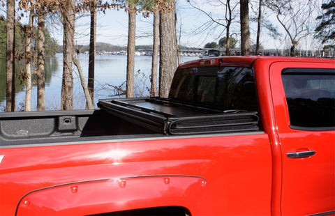 Lund 04-06 Chevy Silverado 1500 Fleetside (5.8ft. Bed) Hard Fold Tonneau Cover - Black - 969151