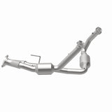 MagnaFlow 05-06 Jeep Grand Cherokee 5.7L Direct Fit Catalytic Converter - 4651709