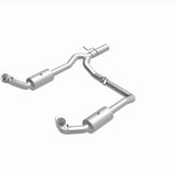 MagnaFlow 09-13 Ford E-350 Super Duty V10 6.8 OEM Underbody Direct Fit Catalytic Converter - 21-599