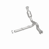 MagnaFlow 11-14 Ford F-150 5.0L Direct Fit CARB Compliant Left Catalytic Converter - 5551139