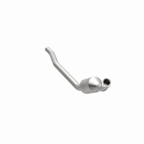 MagnaFlow Direct Fit Catalytic Converter 2006-2011 R350 3.5 L Underbody - 52177
