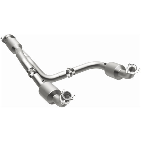 MagnaFlow 12-20 Chevrolet Express 4500 Underbody 6.0L Direct Fit Catalytic Converter - 280505