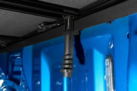 Lund 04-14 Ford F-150 (5.5ft. Bed) Genesis Elite Tri-Fold Tonneau Cover - Black - 95872