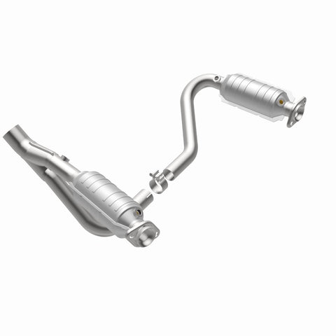MagnaFlow Direct Fit Catalytic Converter 05-07 Dodge Durango 3.7L/4.7L - 49832