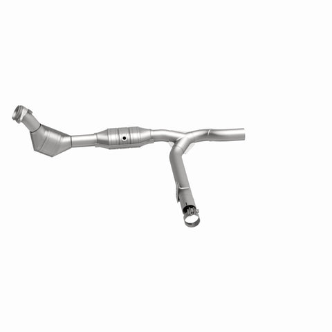 MagnaFlow Direct Fit Catalytic Converter 99-00 Ford F-150 4.6L - 447136