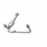 MagnaFlow Direct Fit Catalytic Converter California Grade 96-99 GM K/C 1500/2500 5.0L V8/4.3L V6 - 4451457