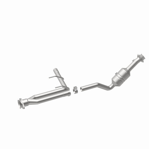 MagnaFlow Direct Fit Catalytic Converter 2011-2014 F-150 3.7L Underbody - 52156