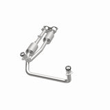 MagnaFlow Converter Direct Fit California Grade 96-00 GM Tahoe/Yukon/Escalade 5.7L - 4451453