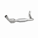 MagnaFlow Direct Fit Catalytic Converter 99-00 Ford Trucks 5.4L - 51695