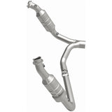 MagnaFlow Direct Fit Catalytic Converter 2006 Dodge RAM 1500 Pickup 5.7L Solid Front Axle - 49711