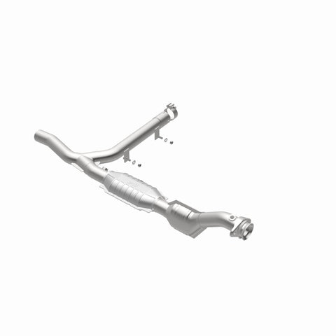 MagnaFlow Direct Fit Catalytic Converter 97-98 Ford Trucks 4.6L - 447178