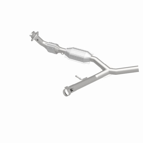 MagnaFlow Direct Fit Catalytic Converter 04-05 Ford F-150 5.4L P/S 2WD (Excl 04 Heritage Edition) - 49706