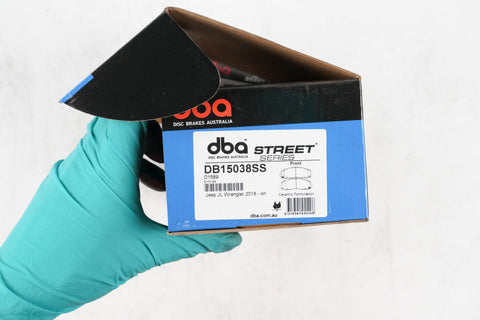 DBA 18-19 Jeep Wrangler JL Street Series Front Brake Pads - DB15038SS