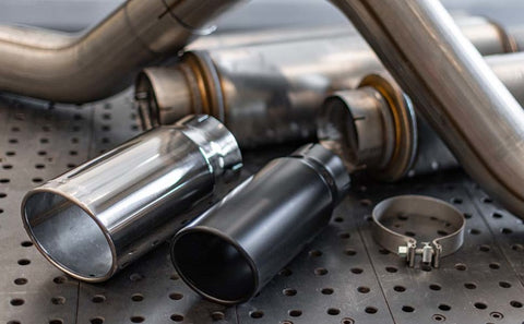 MagnaFlow Sys T/B 99-03 Ford F-250/F-350 7.3L 5in SS Single Exit Custom Builder Pipe Kit - 17879