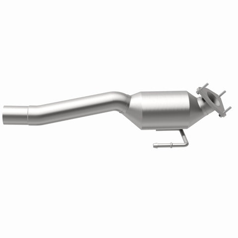 MagnaFlow Direct Fit Catalytic Converter 04-07 VW Touareg 4.2L Passenger Side - 51156