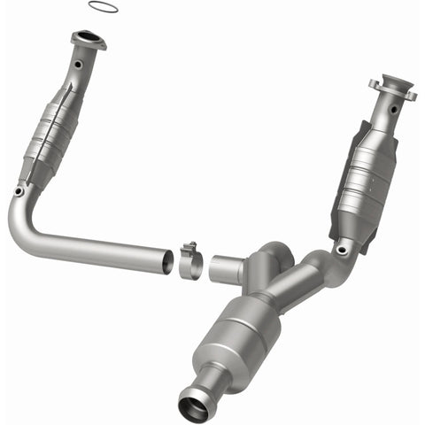 MagnaFlow Direct Fit Catalytic Converter 10-13 GMC Sierra 1500 V6 4.3L - 5481578