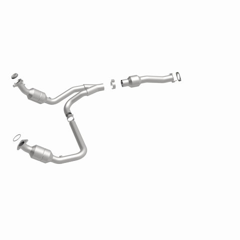 MagnaFlow Direct Fit Catalytic Converter 2011-2014 Express 1500 4.3L Underbody - 52134