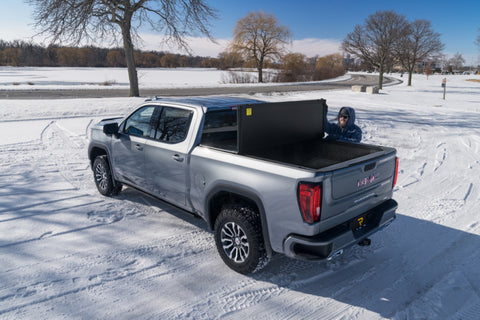UnderCover 99-19 Silverado / Sierra Limited/Legacy 5.5ft Triad Bed Cover - TR16018