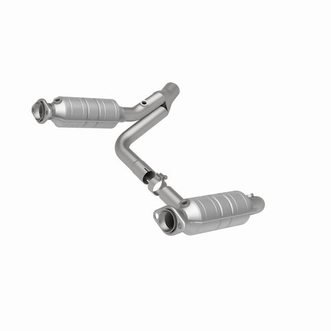 MagnaFlow Direct Fit Catalytic Converter RAIDER- 2006 8 4.7L OEM - 49463