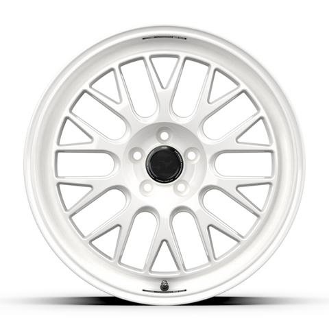 fifteen52 Holeshot RSR 19x9.5 5x114.3 38mm ET 73.1mm Center Bore Rally White - RSHRW-99554+38