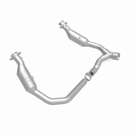 MagnaFlow Direct Fit Catalytic Converter 06-07 Ram 1500 4.7L Underbody - 52291
