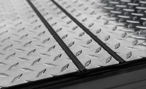 Access LOMAX Tri-Fold Cover 2022 Nissan Frontier w/ 5ft Bed - Diamond Plate - B2030059