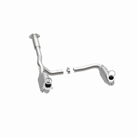 MagnaFlow Direct Fit Catalytic Converter 05-06 GMC Envoy XL Denali - 49886
