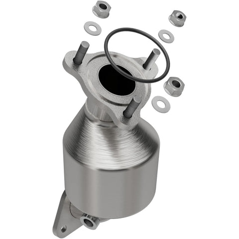 MagnaFlow Direct Fit Catalytic Converter 2010-2011 LaCrosse 3.6 L Underbody - 52300