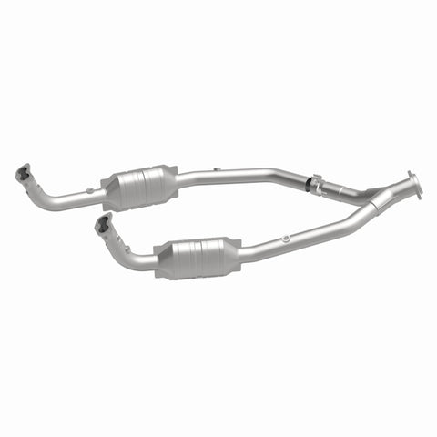 MagnaFlow Direct Fit Catalytic Converter 99-04 LR Discovery V8 OEM - 49720
