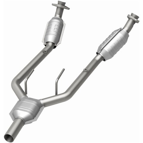 MagnaFlow Direct Fit Catalytic Converter 96-97 Mercury Cougar 3.8L - 444080