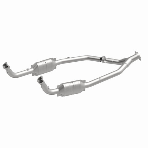 MagnaFlow Direct Fit Catalytic Converter 99-04 LR Discovery V8 OEM - 49720