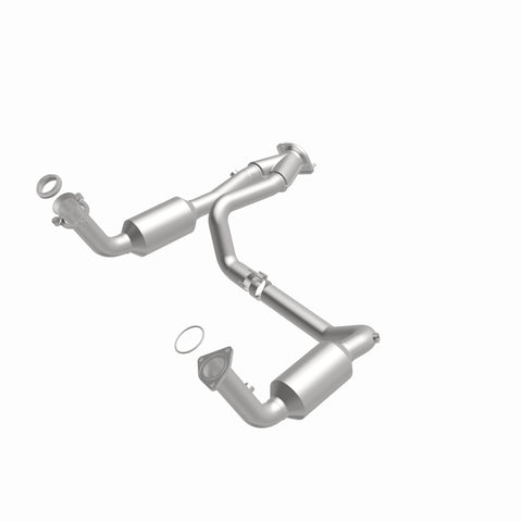 MagnaFlow Conv Direct Fit OEM 2005 GMC Sierra/Chevrolet Silverado 1500/Cadillac Escalade Underbody - 4551419