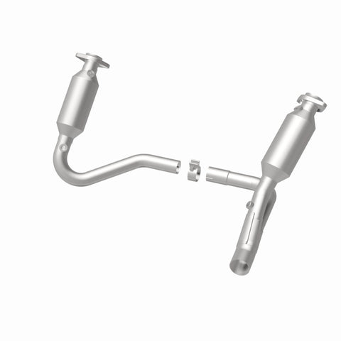 MagnaFlow Direct Fit Catalytic Converter California Grade 07-08 Dodge Durango 3.7L - 5551832