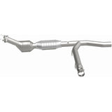 MagnaFlow Direct Fit Catalytic Converter 97-98 Ford Trucks 4.2L - 447132