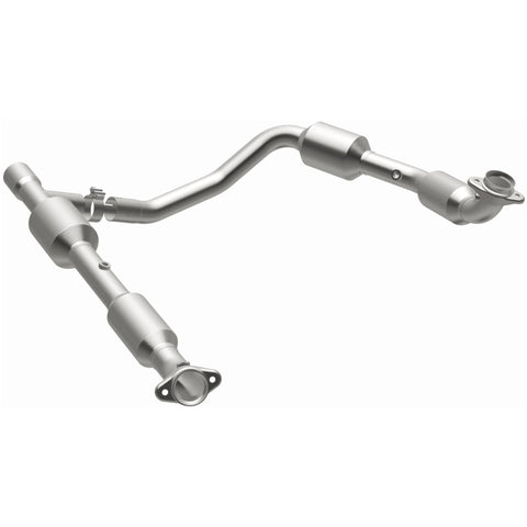 MagnaFlow Direct Fit Catalytic Converter 05-06 Ford E-350 Super Duty 5.4L - 5481439